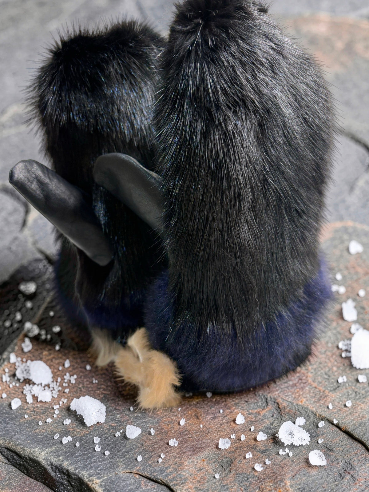 Mitaines de vison noir et opossum