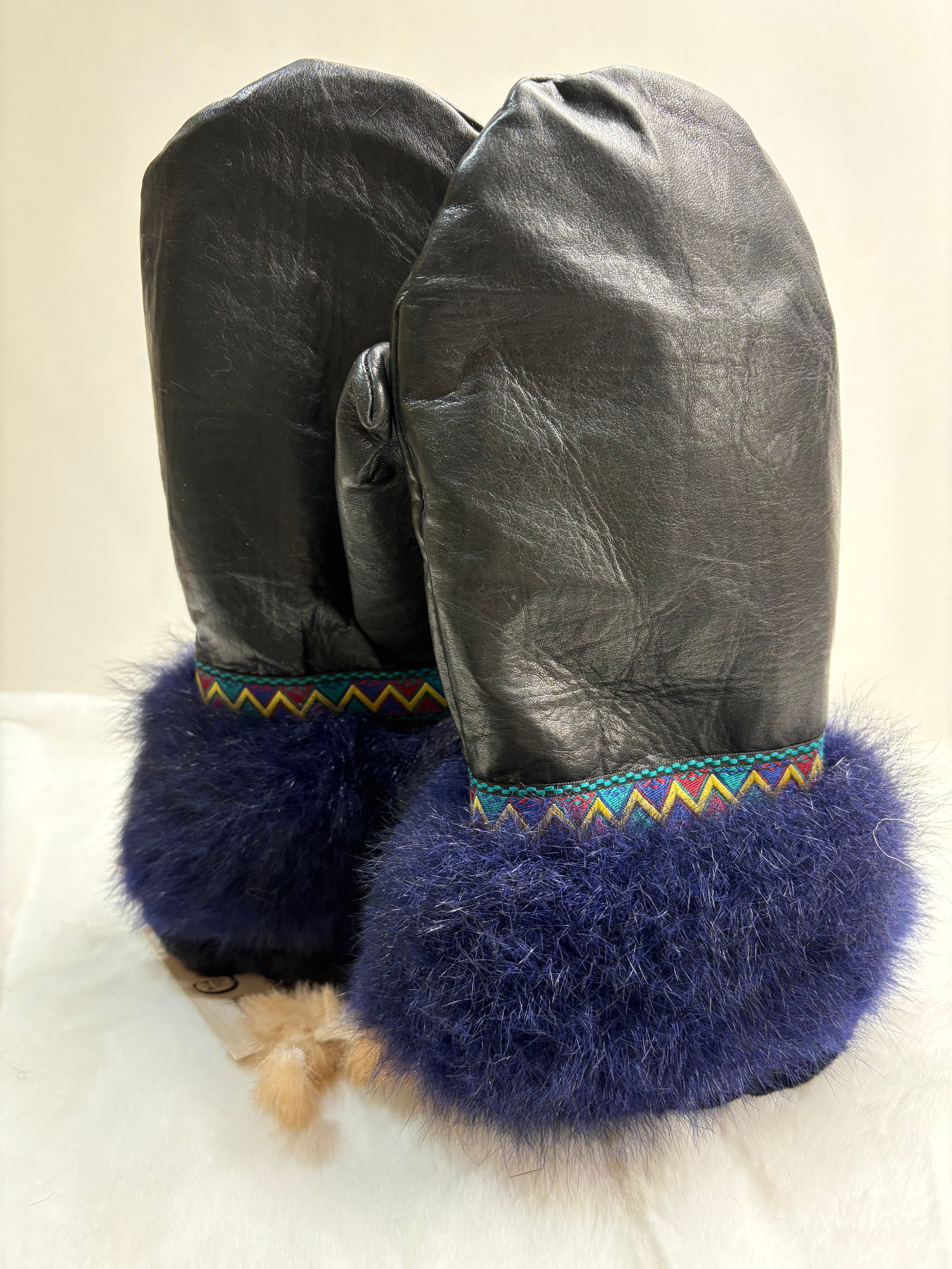 Mitaines de cuir et opossum teint