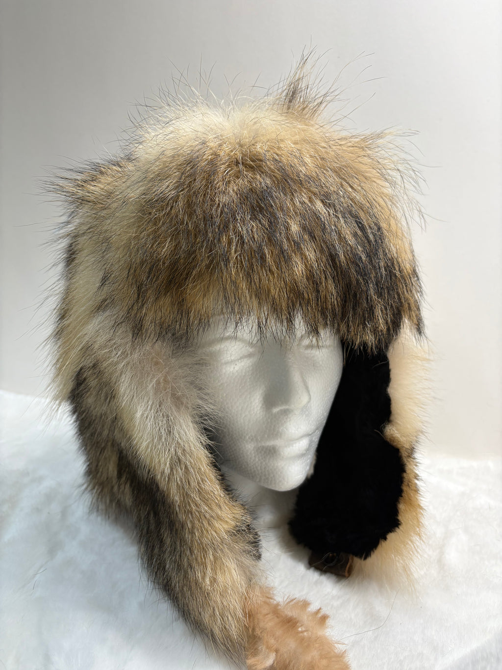 Chapeau tout fourrure de coyote