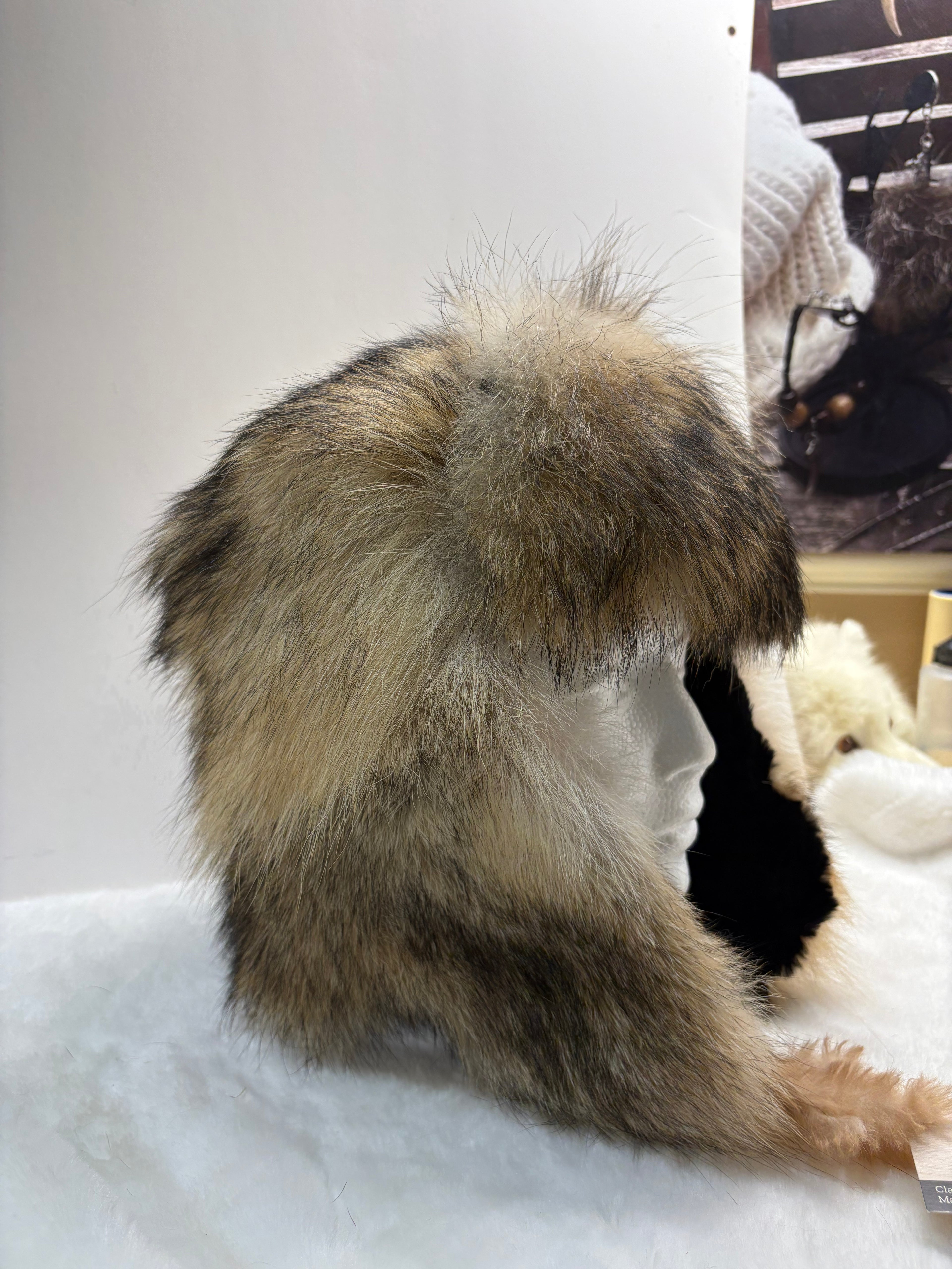Chapeau tout fourrure de coyote