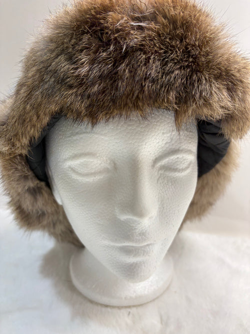 Chapeau en tissu coupe-vent et lapin